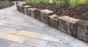 Railway sleeper kerbing